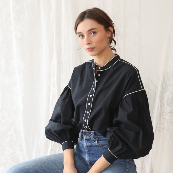 Elegant Black Blouse with White Trim - Picture 2 of 2